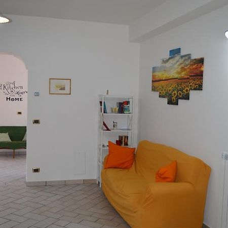 אג'רולה La Casa Dei Fiori - Ospitalita Diffusa מראה חיצוני תמונה